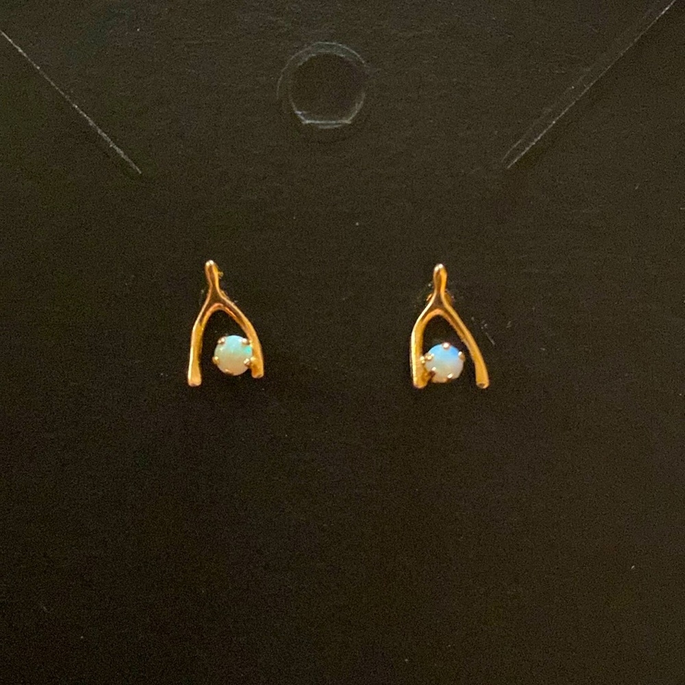 14k wishbone studs w opal